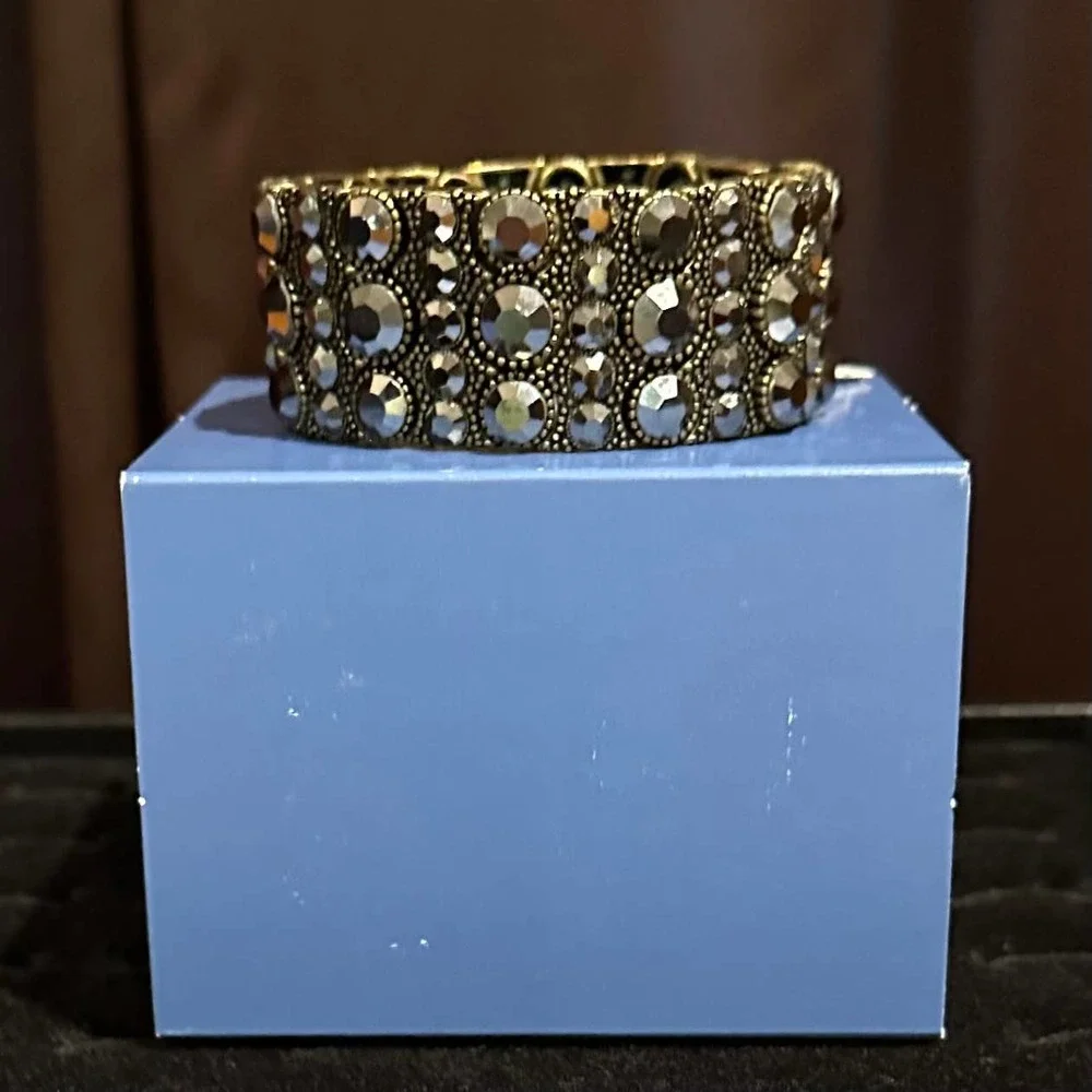 Antique Matt Gold Tone With Cut Crystals Lia Sophia “Twilight” Stretch Bracelet - Picture 5 of 12